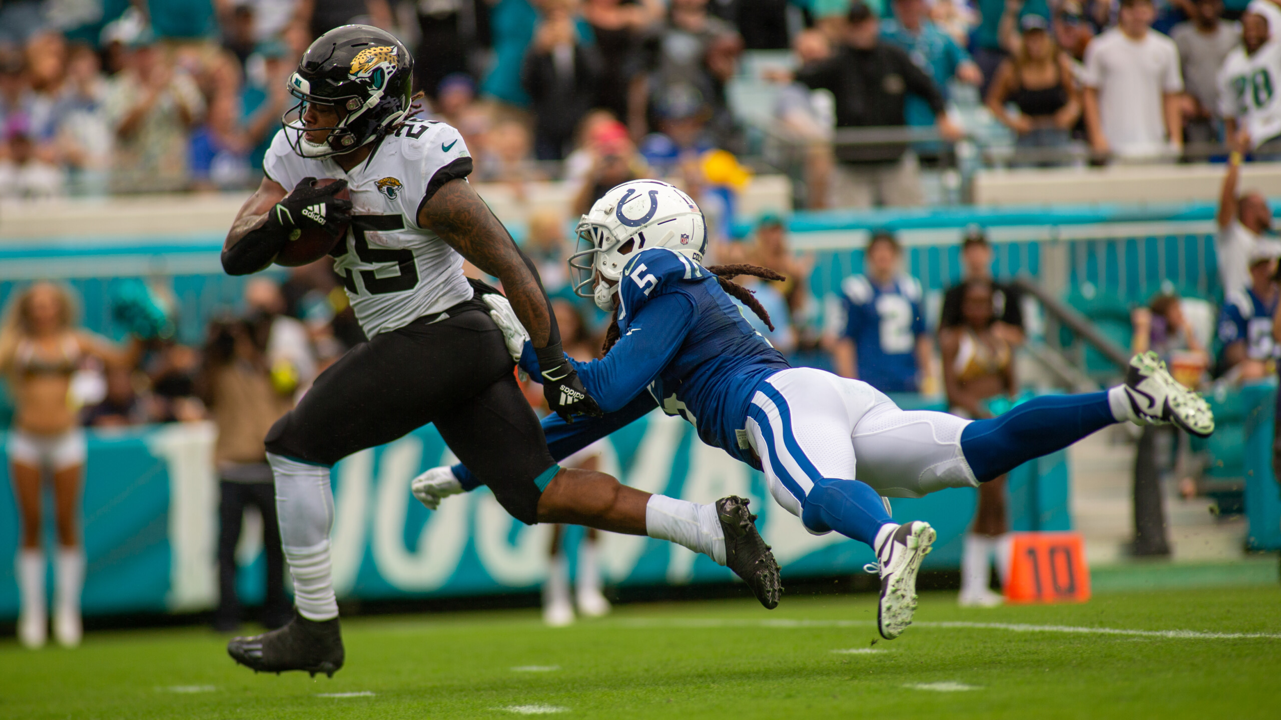 Featured image for “PHOTO ESSAY | Jaguars win home opener shutout”