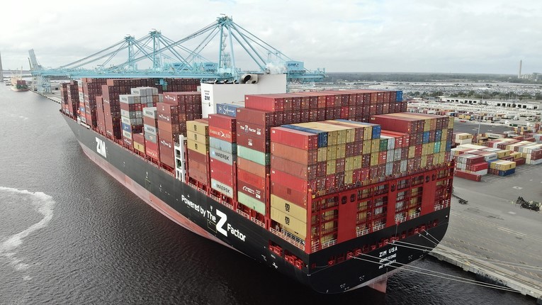 Featured image for “Record-tying cargo ship joins Jacksonville rotation”