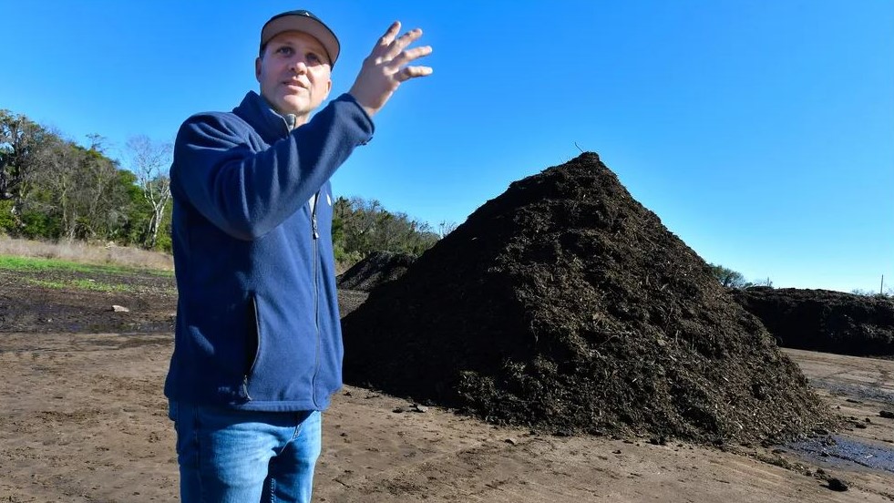 Featured image for “Pilot program will test composting in Riverside and Avondale”