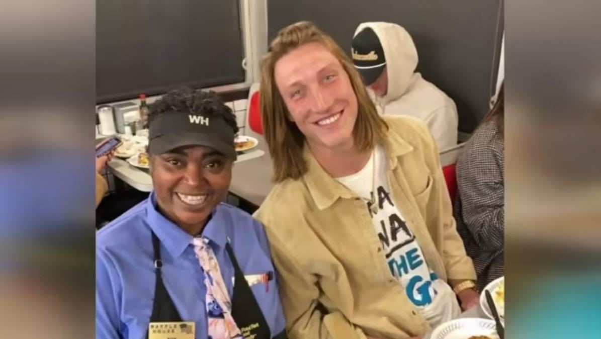 Featured image for “Here’s how Trevor Lawrence wound up at Waffle House”