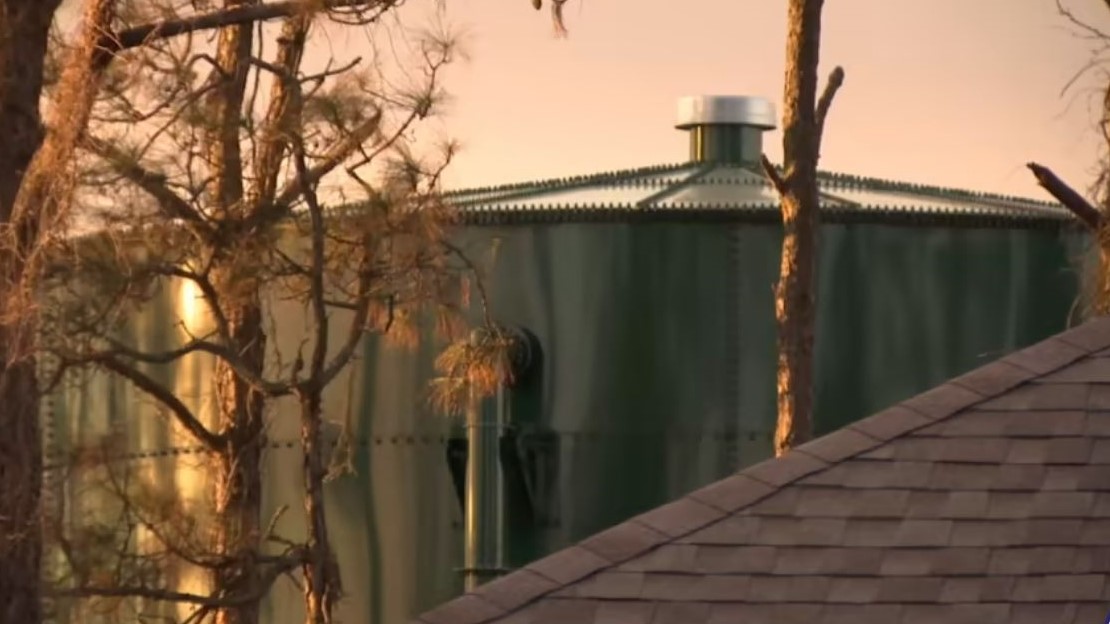 Featured image for “Neptune Beach residents fume about ‘green monster’ water tank”