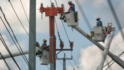 Featured image for “FPL proposes to raise base electric rates”