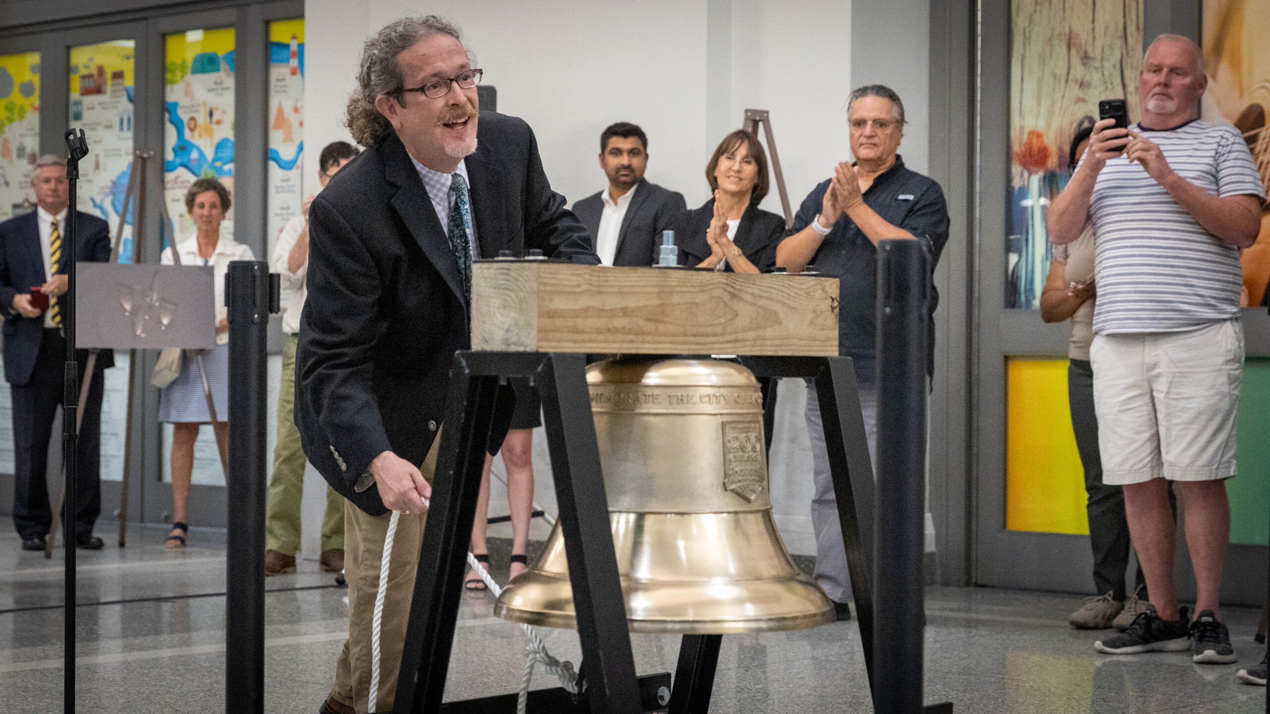 Featured image for “Jacksonville’s bicentennial celebrated with special bronze bell”