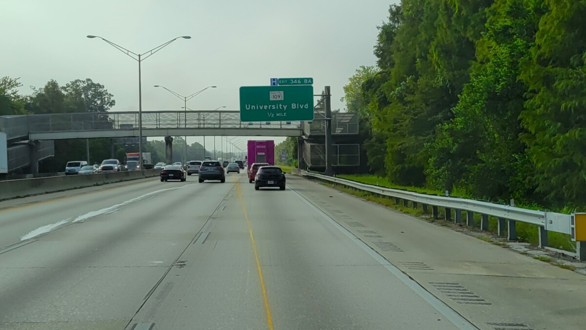 Despite removal attempts Monday night, a yellow stripe remained on southbound Interstate 95.