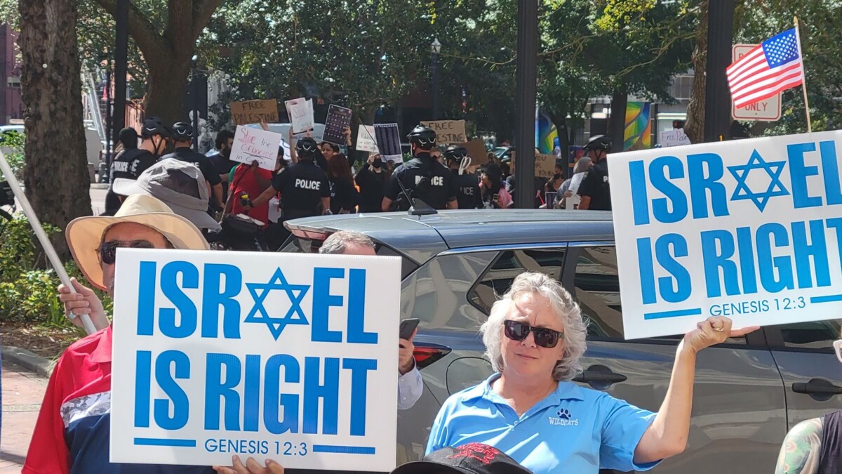 Supporters of Israel rally at Jacksonville City Hall on Monday, Oct. 30, 2023. | Dan Scanlan, WJCT News 89.9