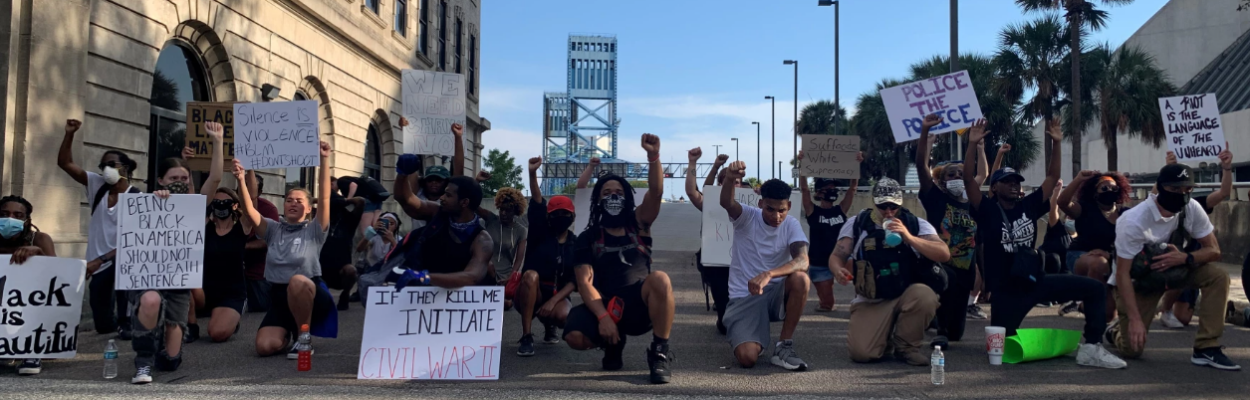 Protesters block the Main Street Bridge in Jacksonville in the summer of 2020.