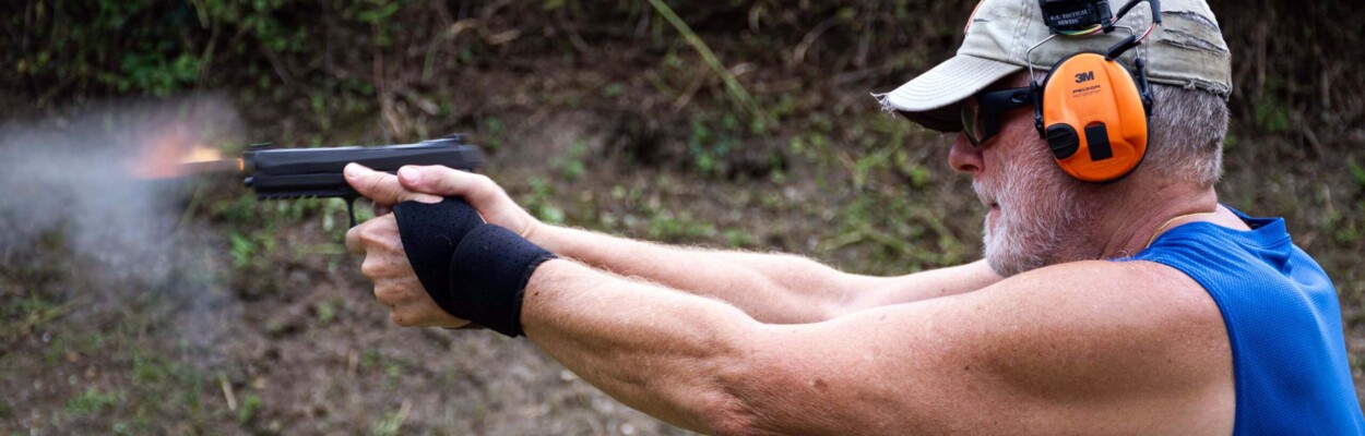 Jeff Meling shoots a 9mm Sig Sauer handgun at Shoot GTR in Gainesville on Sept. 20, 2023. | Augustus Hoff, Fresh Take Florida