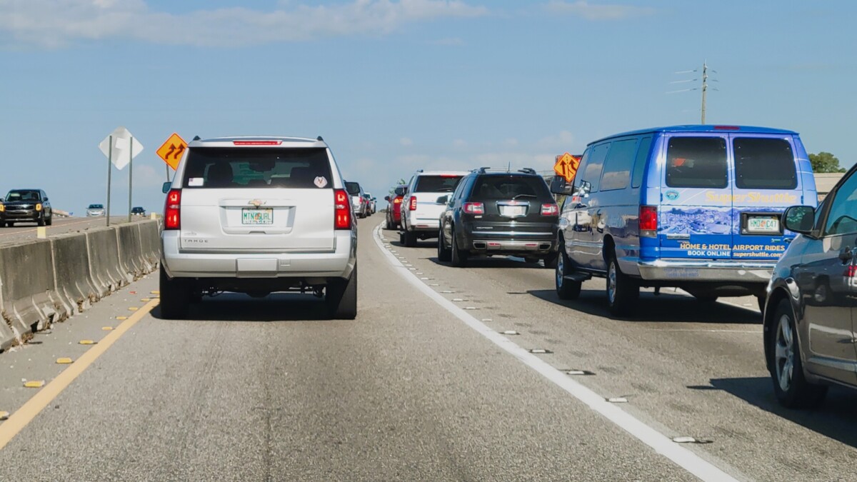 Vehicles pack Interstate 295 heading toward Interstate 95 near Jacksonville International Airport. | Dan Scanlan, WJCT News 89.9