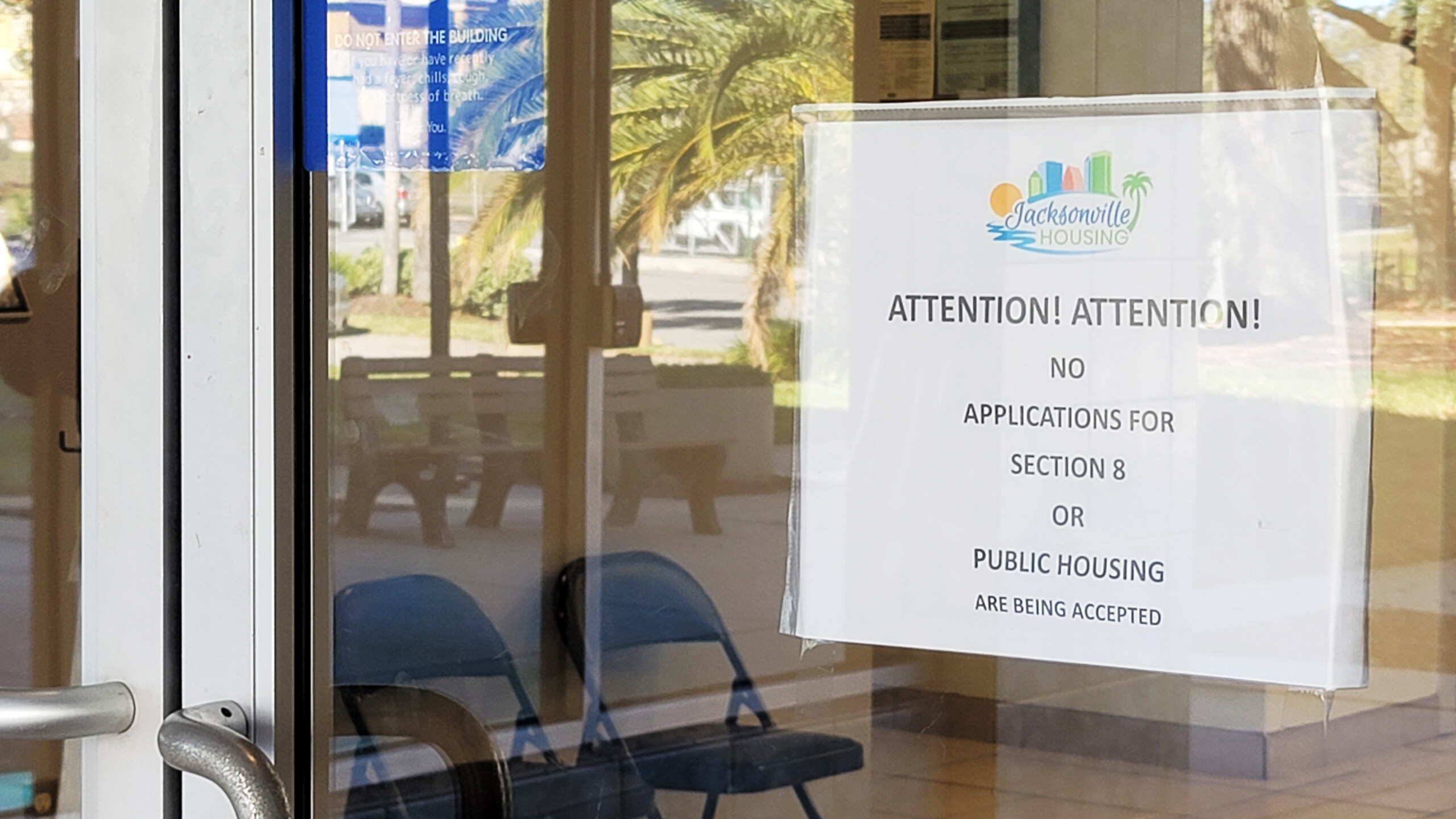 A sign on the Jacksonville Housing Authority administration building shows the agency is no longer accepting applications for public housing. | Casmira Harrison, Jacksonville Today