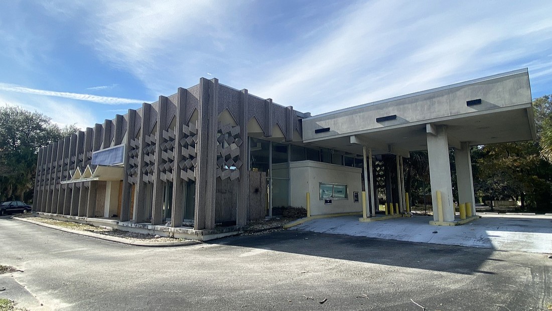 A developer wants to tear down the former savings and loan at 930 University Blvd. N., at northwest Arlington Expressway and University Boulevard. | Ric Anderson, Jacksonville Daily Record