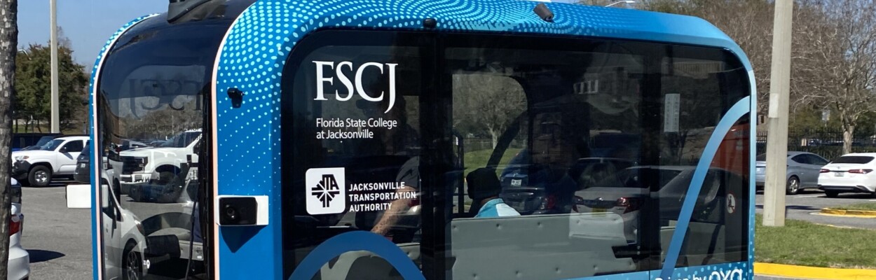 Autonomous vehicles are starting to help students get around the Downtown campus of Florida State College at Jacksonville. l Steven Ponson WJCT News 89.9