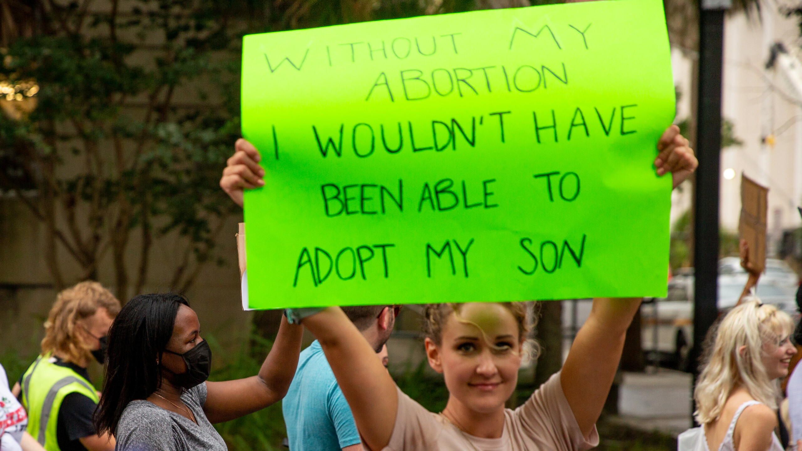 A woman joins hundreds gathering for an abortion rights rally outside the Duval County Courthouse on June 24, 2022. | Will Brown, Jacksonville Today.
