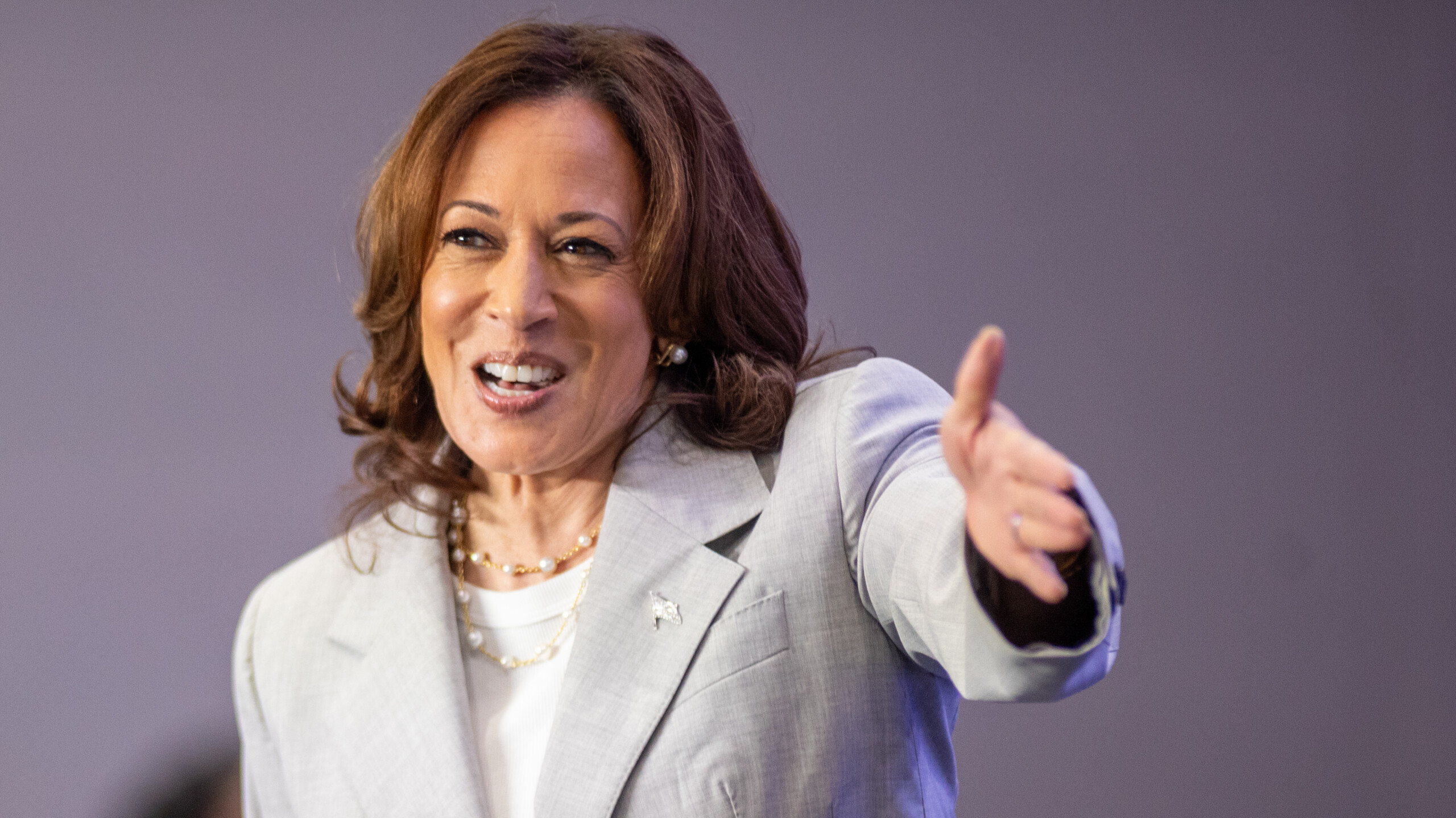 Featured image for “Kamala Harris assails Florida abortion law in Jacksonville appearance”