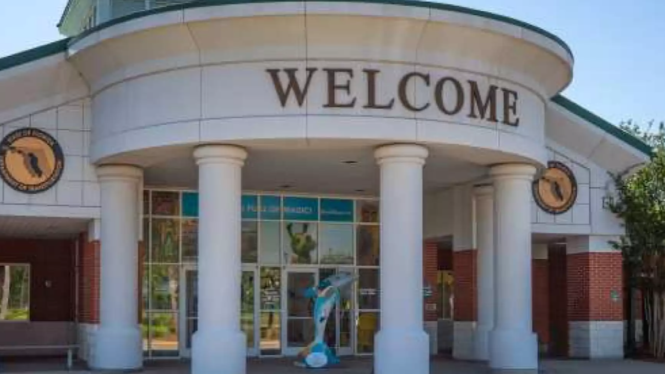 Florida orange juice will continue to flow at welcome centers targeting tourists who travel to the state, despite a promotional budget cut. | Florida Welcome Centers