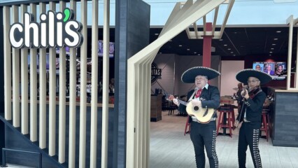 Featured image for “Expanded Chili’s opens at Jacksonville airport”