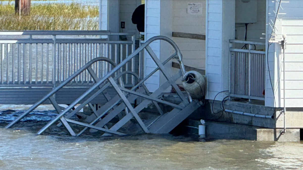 Dock collapse