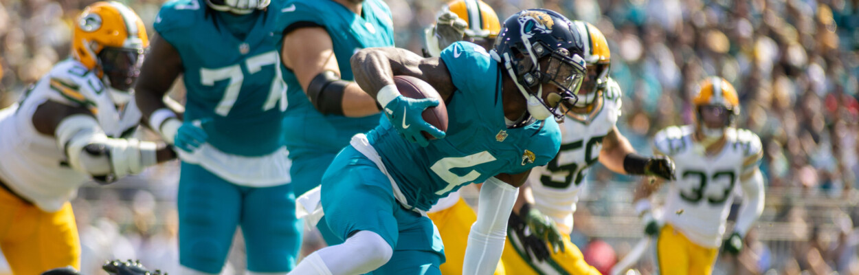 Jaguars running back Tank Bigsby runs with the ball on Oct. 27, 2024 at EverBank Stadium.
