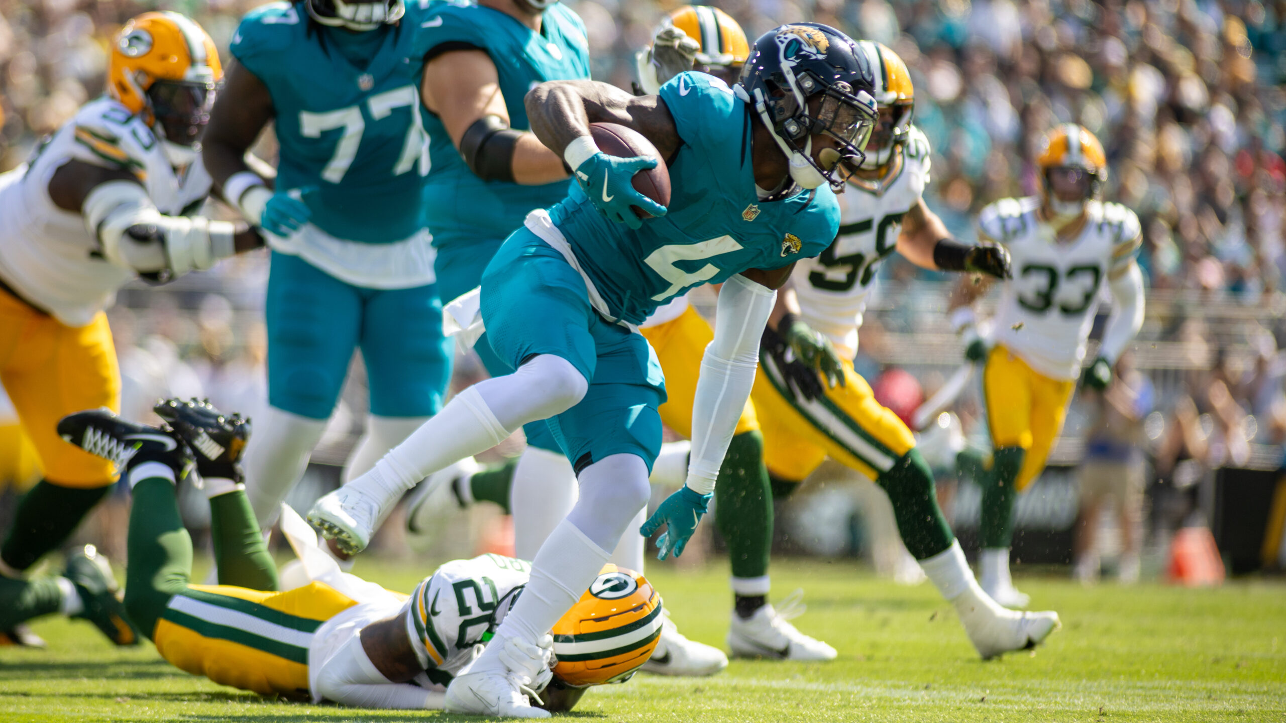Jaguars running back Tank Bigsby runs with the ball on Oct. 27, 2024 at EverBank Stadium.