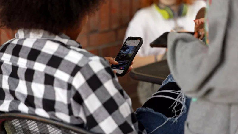 Featured image for “DeSantis signs bill restricting cellphone use in public schools”