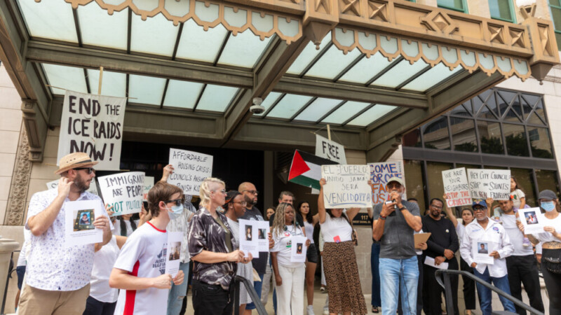 Featured image for “Undocumented immigrants shouldn’t benefit from city grants, Jax Council votes”