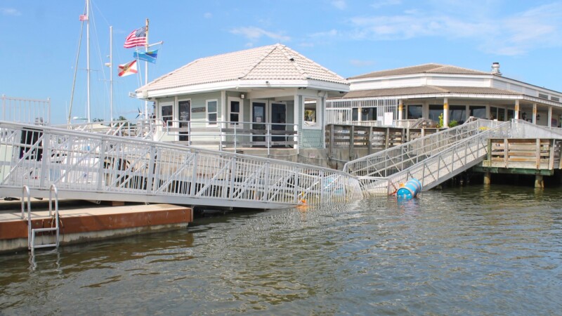 Featured image for “Fernandina gangway collapse blamed partly on large crowd”