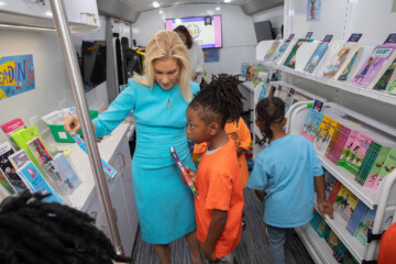 Featured image for “Gate Petroleum donates $1M to mayor’s reading initiative”