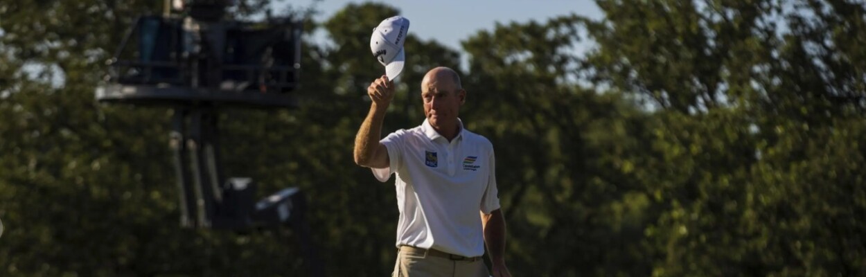 Jim Furyk salutes the crowd after winning the U.S. Senior Open