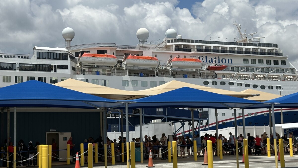 Carnival Elation loading up passengers