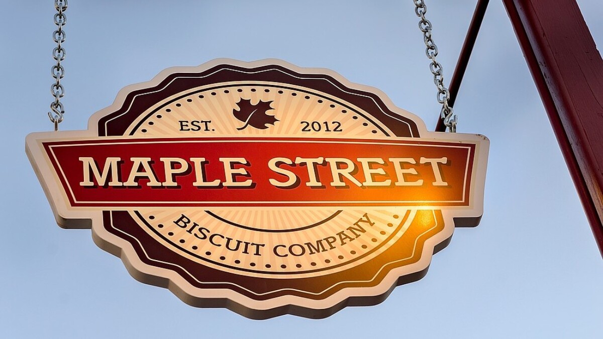 Maple Street sign