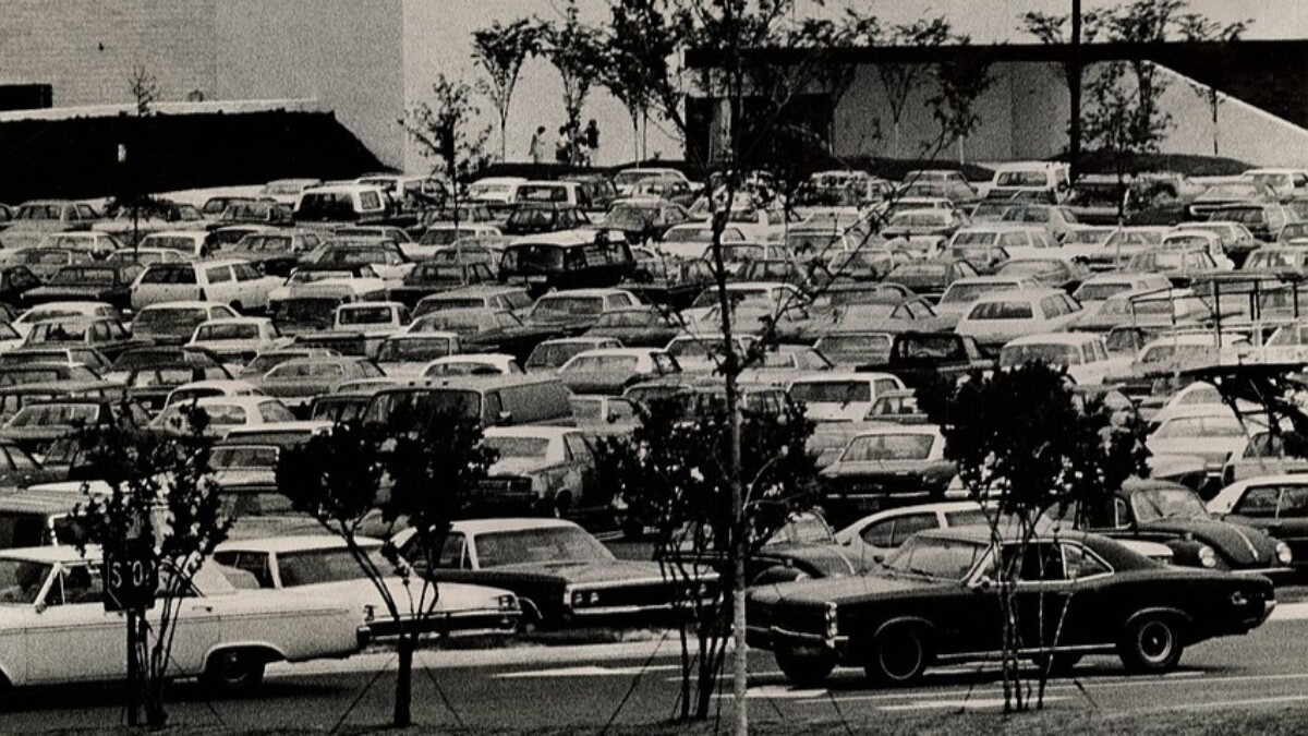 A crowded parking lot at Orange Park Mall on opening day in 1975.