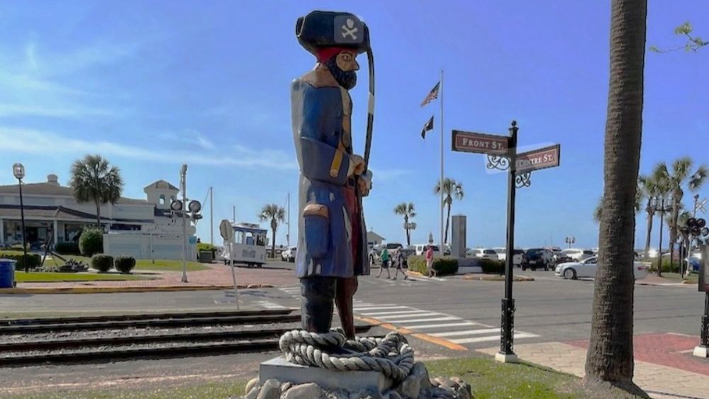 The Peg Leg Pete statue in Fernandina Beach