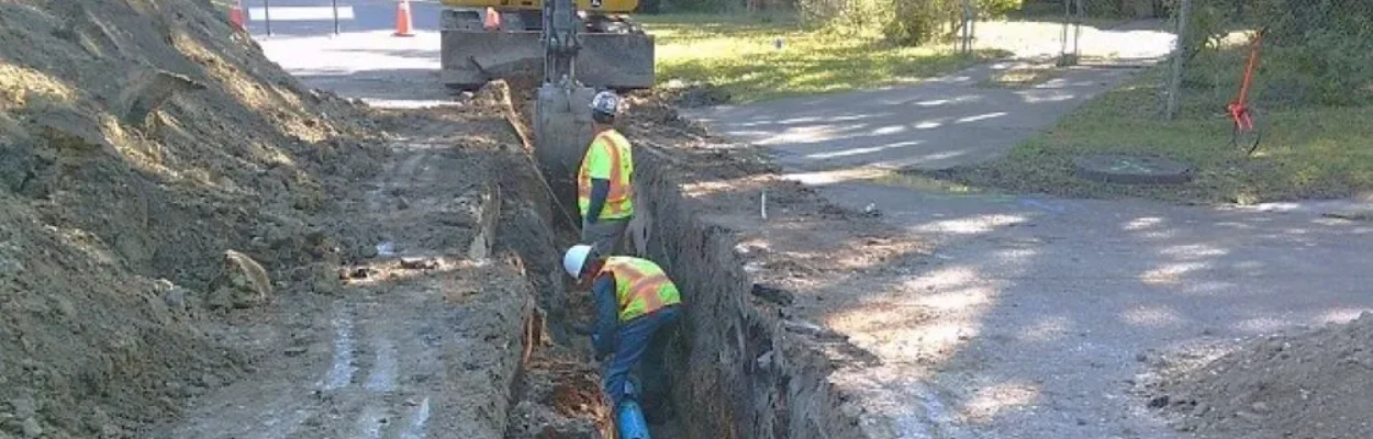 JEA crews replace a pipe in Jacksonville.