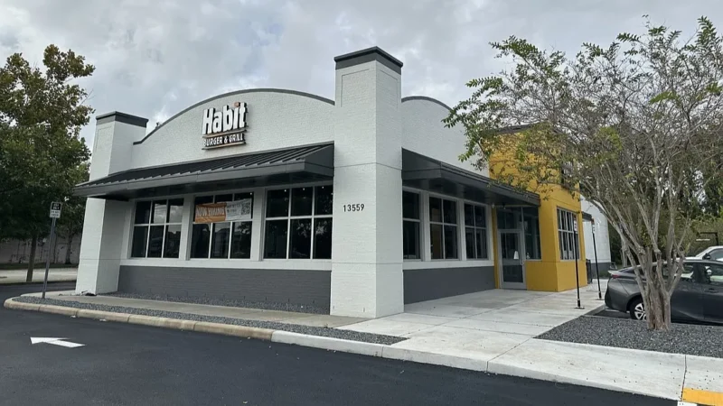 Featured image for “Habit Burger & Grill sets opening for first Jax restaurant”
