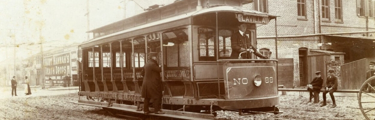 historic photo of LaVilla streetcar