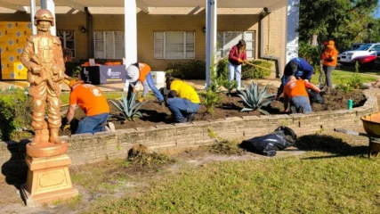 Featured image for “Volunteers refurbish Jacksonville’s Five Star Veterans Center”