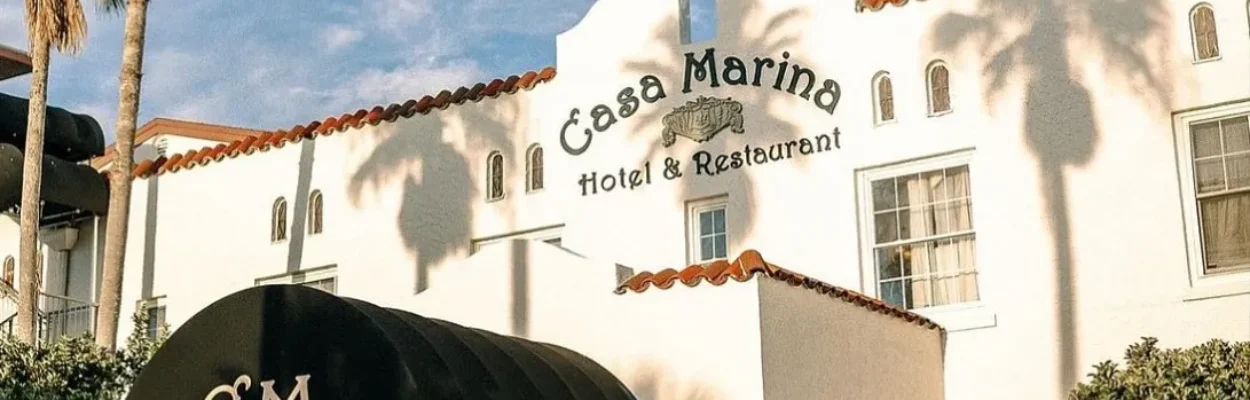 The front entrance to the Casa Marina Hotel & Restaurant.