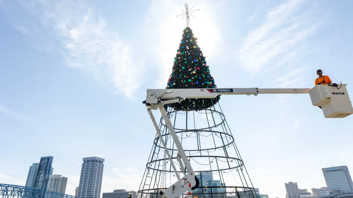River Fest and the city's annual Holiday tree lighting will be at Riverfront Plaza