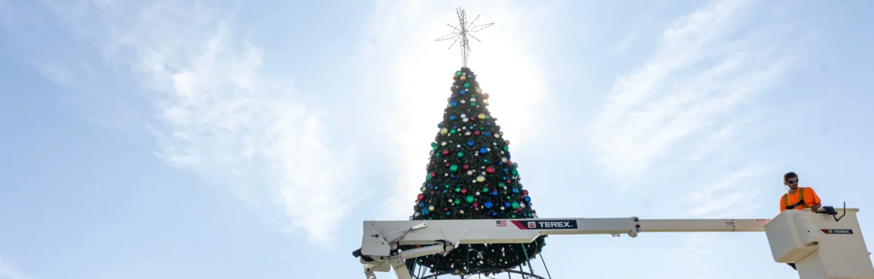 River Fest and the city's annual Holiday tree lighting will be at Riverfront Plaza