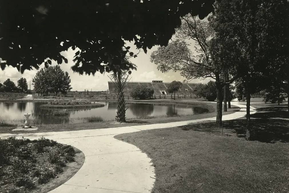 Black and white photo of an old Jacksonville park