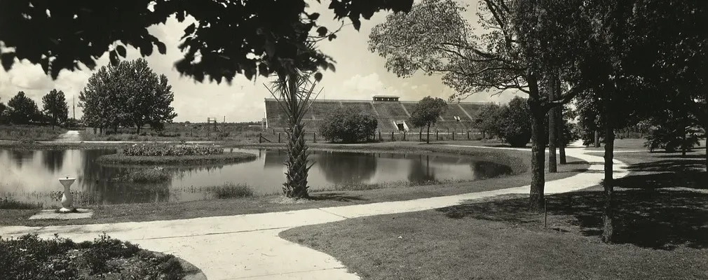 Black and white photo of an old Jacksonville park