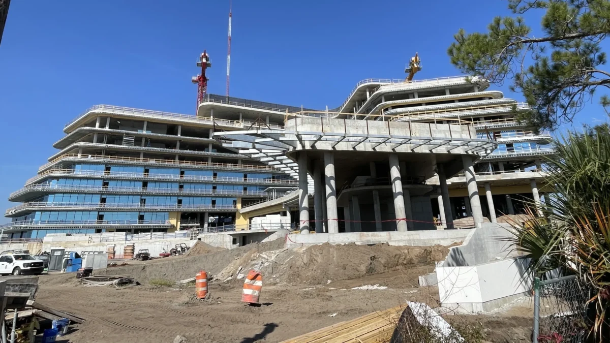 Construction of the the Four Seasons Hotel and Private Residences.