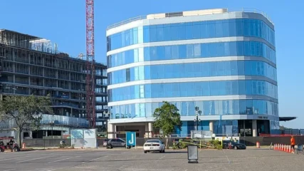 Featured image for “Shad Khan’s new office building signs top-floor tenant”