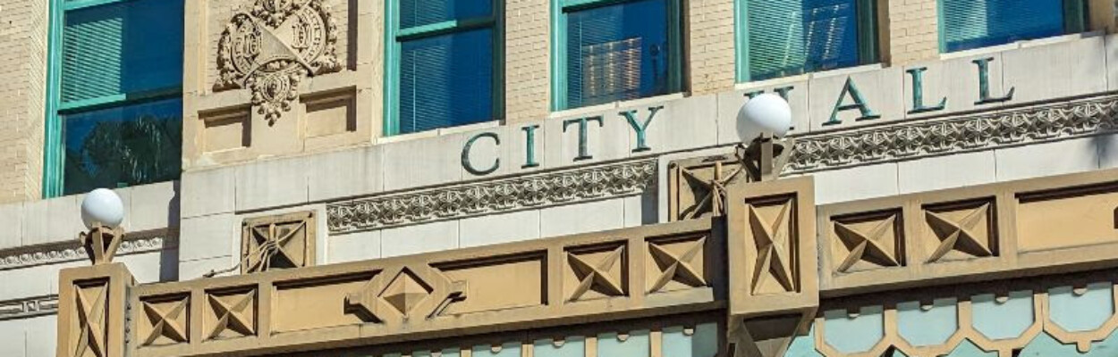 Security guards at Jacksonville City Hall were directed to write down the names of people who brought guns inside the building.