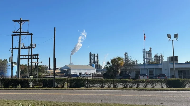 Featured image for “Lawsuit over Murray Hill odors will proceed as class action”