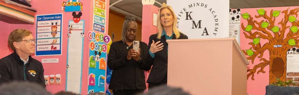Jacksonville Mayor Donna Deegan visits Kreative Minds Academy to distribute books.