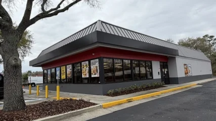 Featured image for “Hardee’s reopening in Arlington, 2 years after fire”