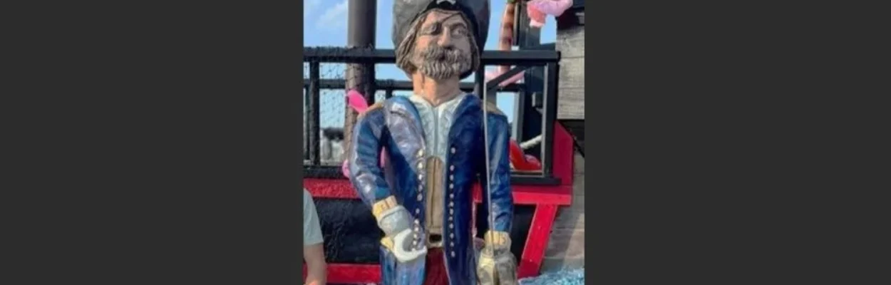 Fernandina Beach's new pirate statue