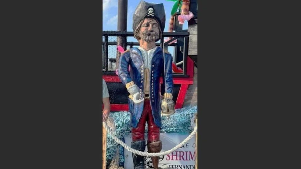 Fernandina Beach's new pirate statue