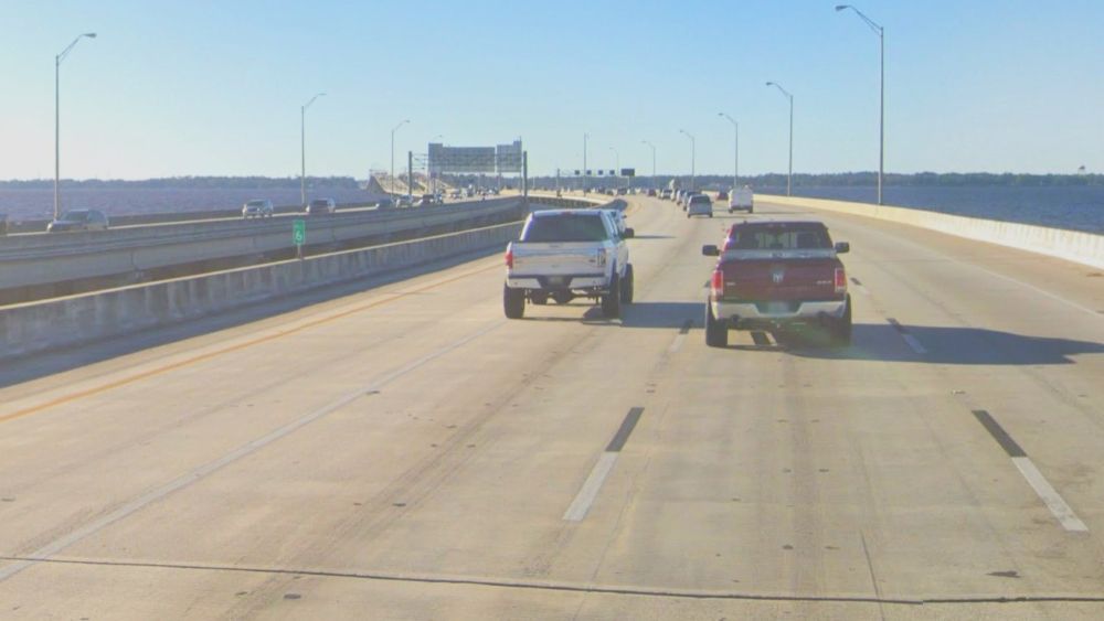 Traffic on the Buckman Bridge southbound.