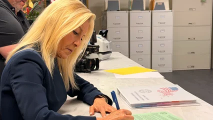 Featured image for “Jacksonville Mayor Donna Deegan files to run for 2nd term”